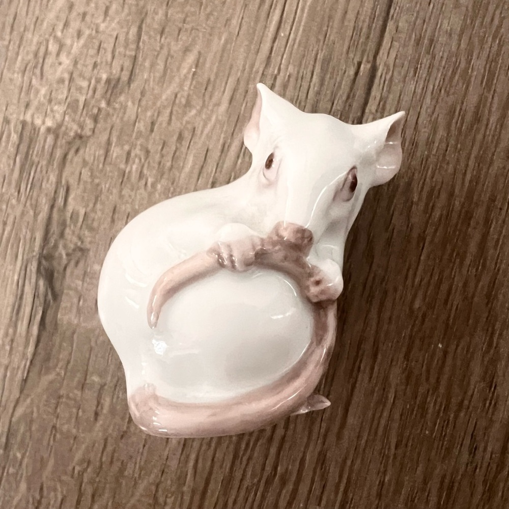 Vtg 70’s Bing & Grondahl Mouse Chewing It’s Tail Figurine #1728 Denmark Signed